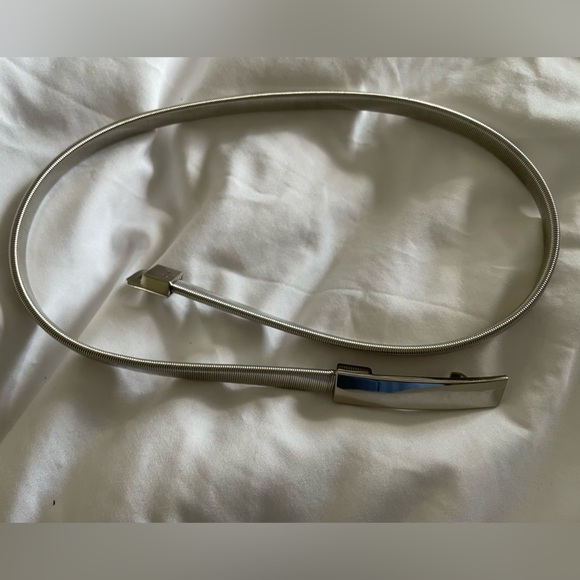 Silver tone Skinny Mesh Belt - Silver Buckle Stretch Waistband - Picture 4 of 8